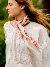Charger l'image dans la galerie, Le petit foulard Liseron - frise rose