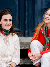 Charger l'image dans la galerie, Le petit foulard Vivre d'amour vert