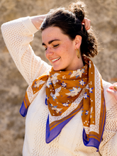Charger l'image dans la galerie, Le grand foulard Ancolie caramel