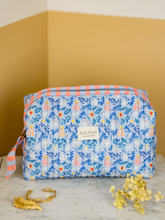 Charger l'image dans la galerie, La trousse de Toilette Marie – Matelassée & Imperméable