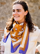 Charger l'image dans la galerie, Le grand foulard Ancolie caramel