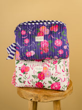 Charger l'image dans la galerie, Trousse de toilette Vivre d'amour violet