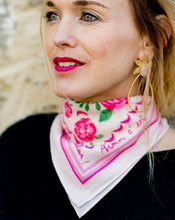 Charger l'image dans la galerie, Le petit foulard Vivre d'amour écru