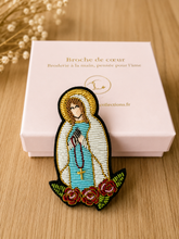 Charger l'image dans la galerie, Broche brodée Notre Dame de Lourdes