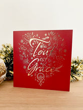 Charger l'image dans la galerie, Carte double "Tout est grâce" bordeaux et dorée