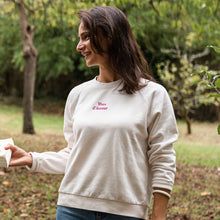 Charger l'image dans la galerie, Le Sweat Thérèse écru sans manche brodée