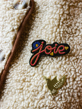 Charger l'image dans la galerie, Broche brodée Joie