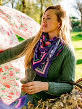 Charger l'image dans la galerie, Le grand foulard Vivre d'amour violet