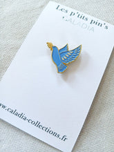 Charger l'image dans la galerie, Pin's colombe bleue