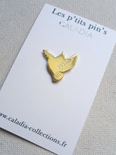 Charger l'image dans la galerie, Pin's colombe dorée