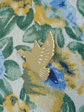 Charger l'image dans la galerie, Pin's colombe dorée