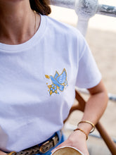 Charger l'image dans la galerie, Le t-shirt brodé Colombe ciel