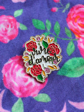 Charger l'image dans la galerie, Pin's Vivre d'Amour