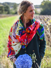 Charger l&#39;image dans la galerie, Le foulard &quot;Fille de Sion&quot; Louise Groux X Caladia

