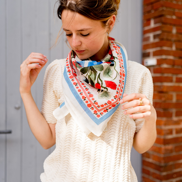 Le grand foulard Liseron - frise bleue