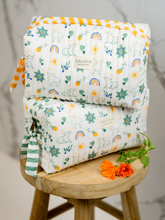 Charger l'image dans la galerie, La trousse de toilette agneaux – Matelassée &amp; Imperméable
