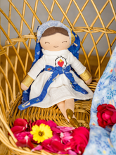 Charger l'image dans la galerie, Poupée Notre Dame de Fatima
