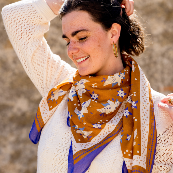 Le grand foulard Ancolie caramel