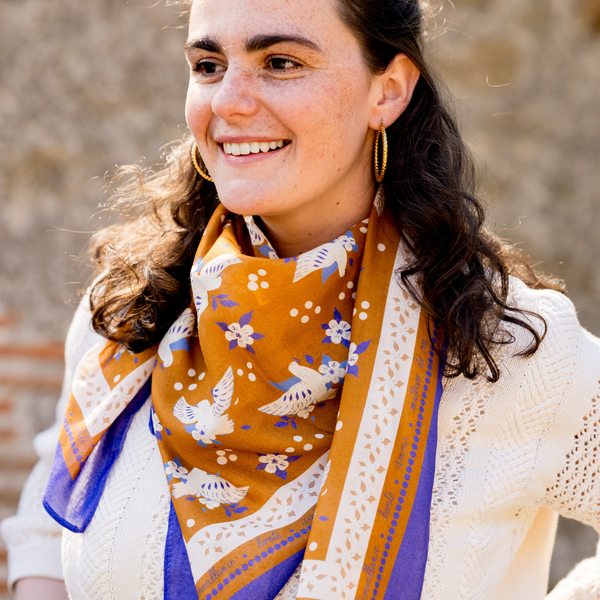 Le grand foulard Ancolie caramel