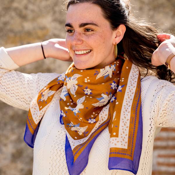 Le grand foulard Ancolie caramel