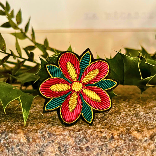 Broche brodée Rose d'hiver