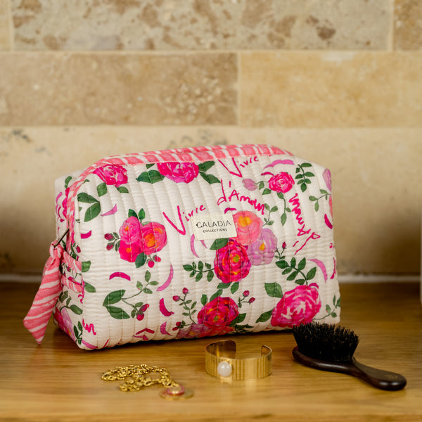 Trousse de toilette Vivre d'amour écru - matelassée et imperméable