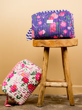 Charger l&#39;image dans la galerie, Trousse de toilette Vivre d&#39;amour écru
