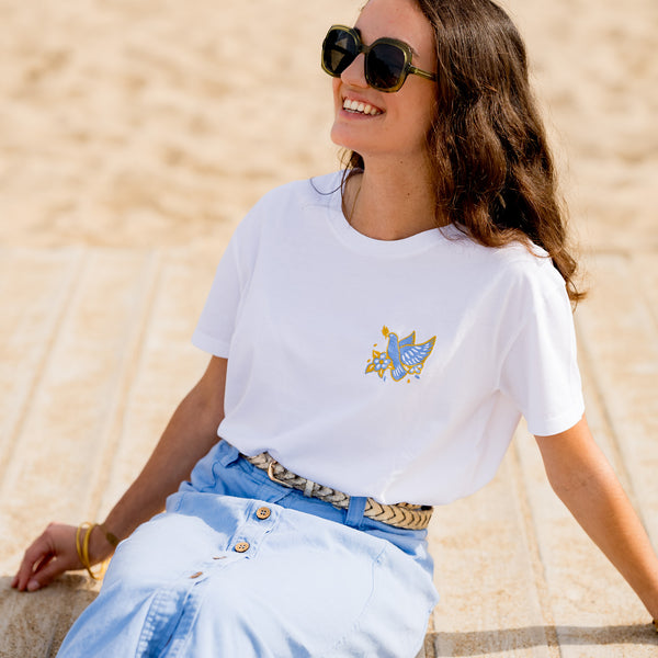 Le t-shirt brodé Colombe ciel