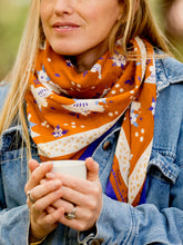 Charger l&#39;image dans la galerie, Le grand foulard Ancolie caramel
