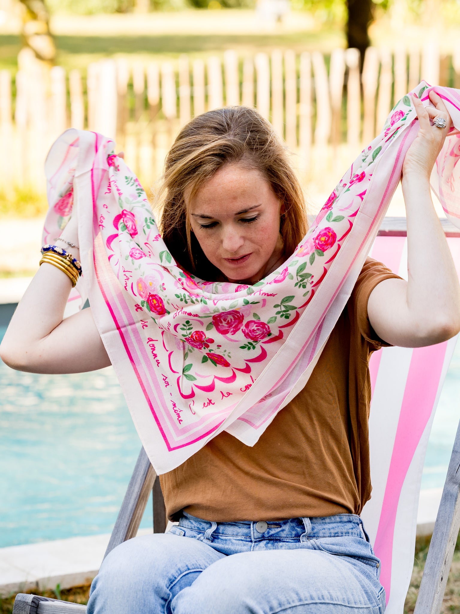 Le grand Foulard Vivre d'amour écru Caladia1