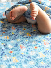 Charger l&#39;image dans la galerie, Le maxi lange imprimé Marie bleu ciel
