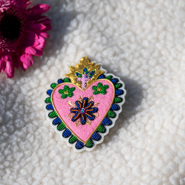 Broche Sacré-Cœur – Broderie artisanale Caladia