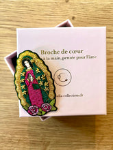 Charger l'image dans la galerie, Broche brodée Notre Dame de Guadalupe
