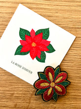 Charger l'image dans la galerie, Broche brodée Rose d'hiver
