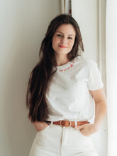 Charger l&#39;image dans la galerie, Le T-shirt brodé Ma grâce te suffit en coton bio
