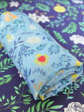 Charger l&#39;image dans la galerie, Le petit lange imprimé Marie bleu ciel
