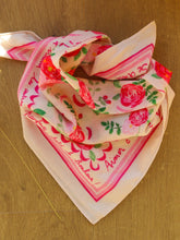 Charger l&#39;image dans la galerie, Petit Foulard Vivre d&#39;amour écru
