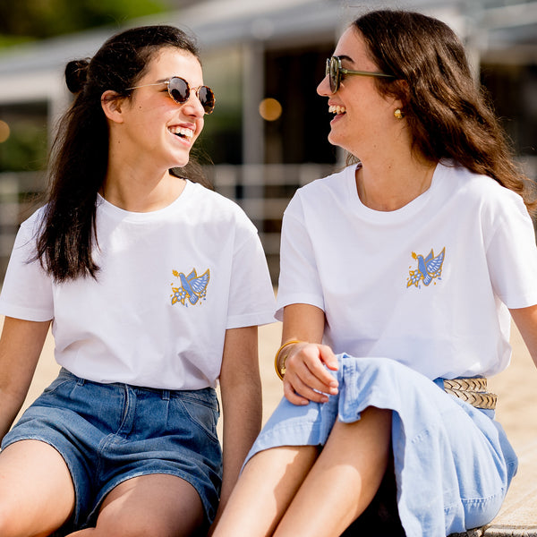 Le t-shirt brodé Colombe ciel